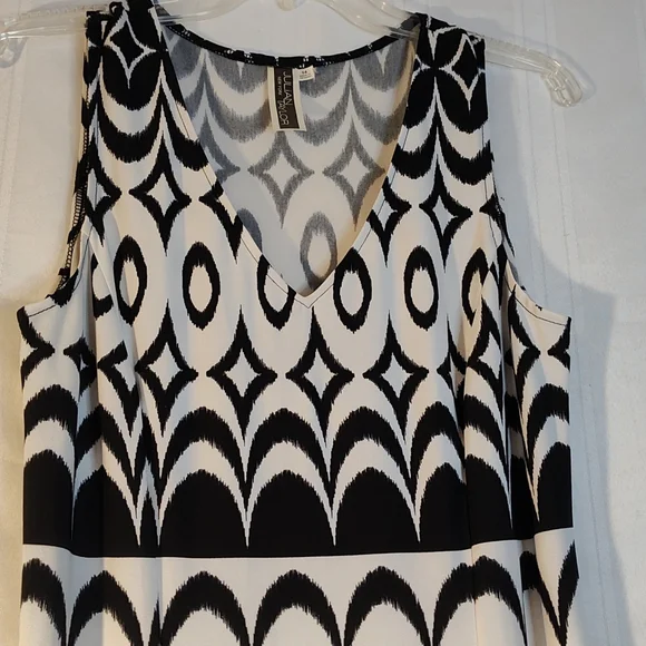 Julian Taylor Dress - Picture 3 of 5